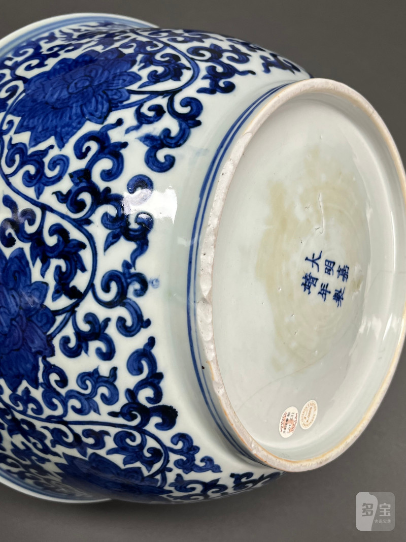 明嘉靖 青花缠枝莲纹大碗 - 图16